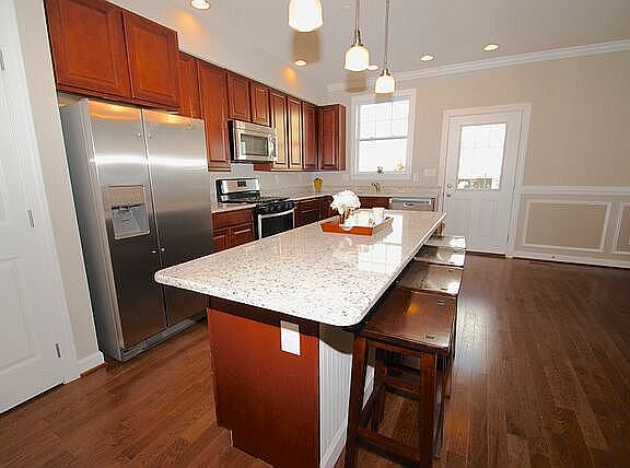 5th image of 705 Shelton Ave