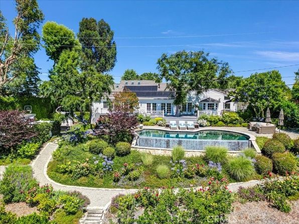 6 Williamsburg Ln
