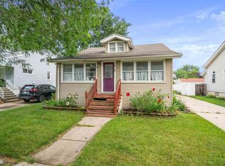 1518 W Hazelhurst St, Ferndale, MI