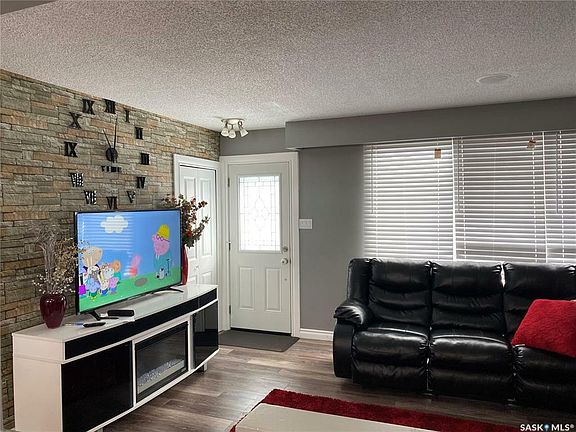 2nd image of 318 Myrtle Ave