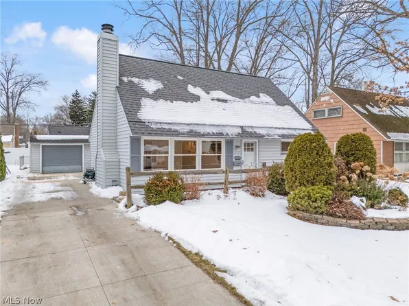 1912 Hanover St, Cuyahoga Falls, OH 44221