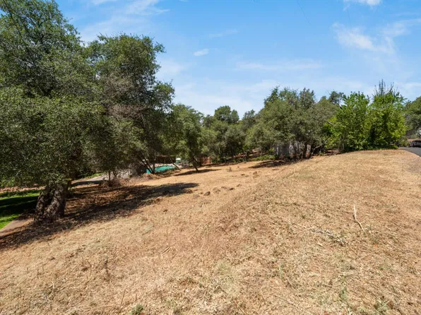 Colonial Dr, Auburn, CA 95603