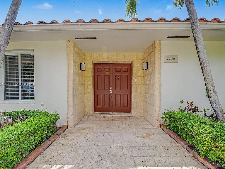 7230 SW 104th St — Photo 3