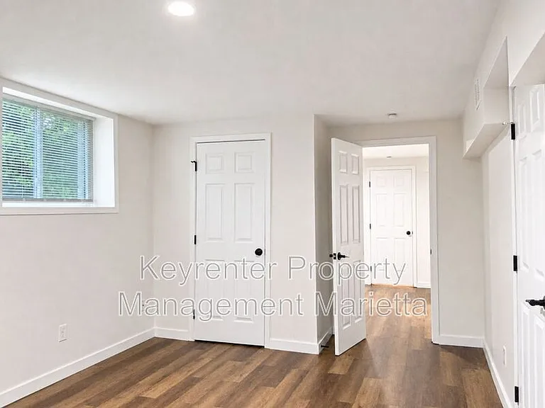 1138 Gerald Pl SW #B — Photo 15