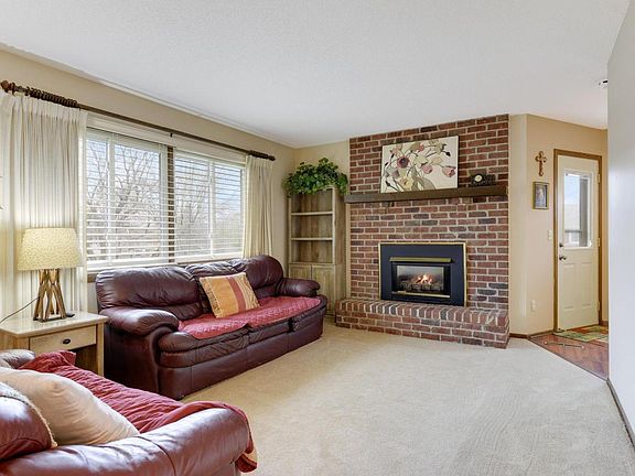 3rd image of 12851 Chisholm St NE