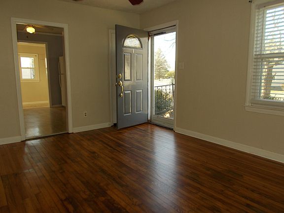 4th image of 1772 Pexton Ave