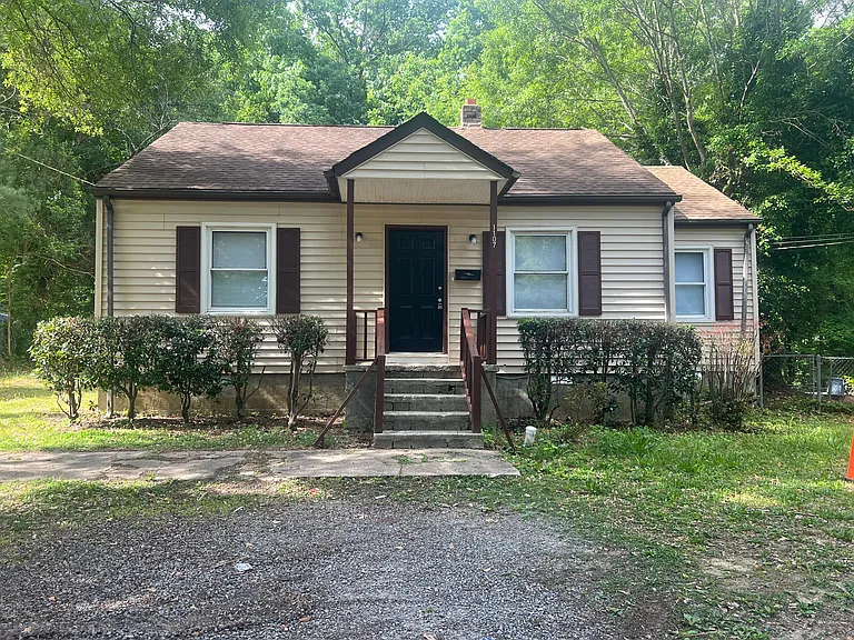 1107 W Davidson Ave — Photo 1