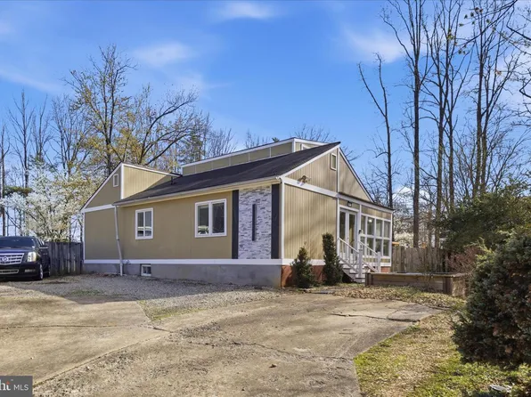 5515 Westcliff Ct, Burke, VA 22015