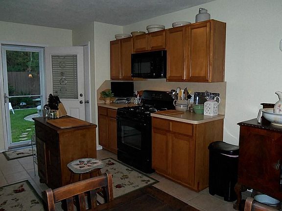 Roomy kitchen