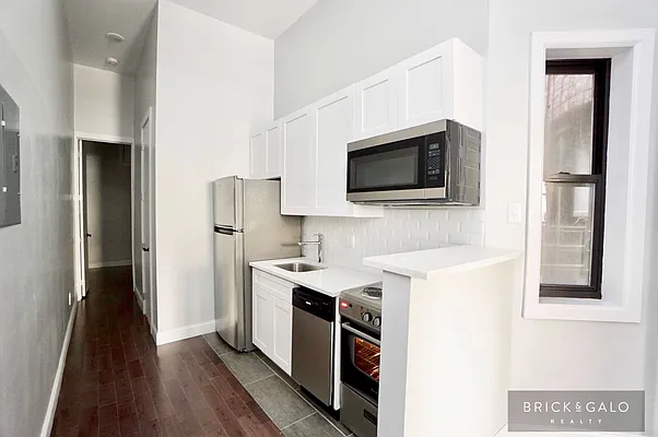 Rented by BRICK & GALO REALTY CORP | media 21