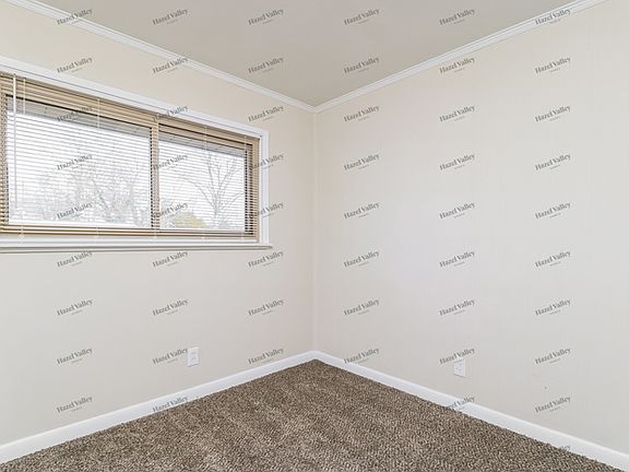 3rd image of 940 Lebon Dr