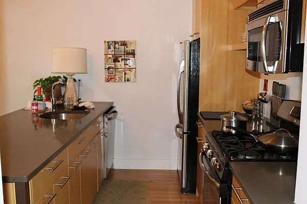 Rented by Premier Metro Realty Corp | media 10