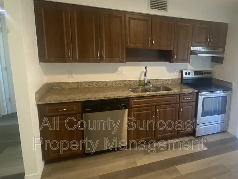 7450 35th St N #1003 — Photo 3
