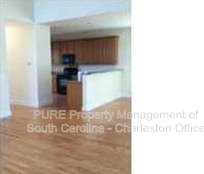 3 bed, 2.5 bath, 2060 sqft, $3,999 — Photo 2