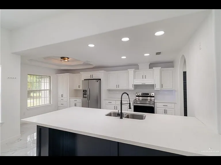 6911 Buena Vista Dr — Photo 3