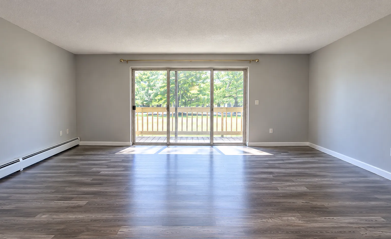 2 bed, 972 sqft, $1,850 — Photo 2