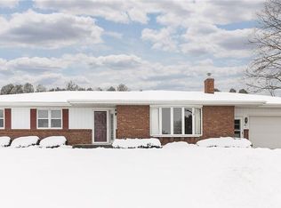 6405 Meadowlark Dr, Cedar Rapids, IA 52404