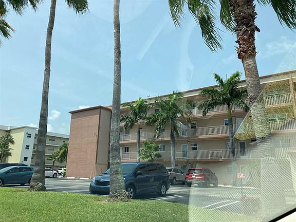 2nd image of 2615 NE 1st Ct APT 102
