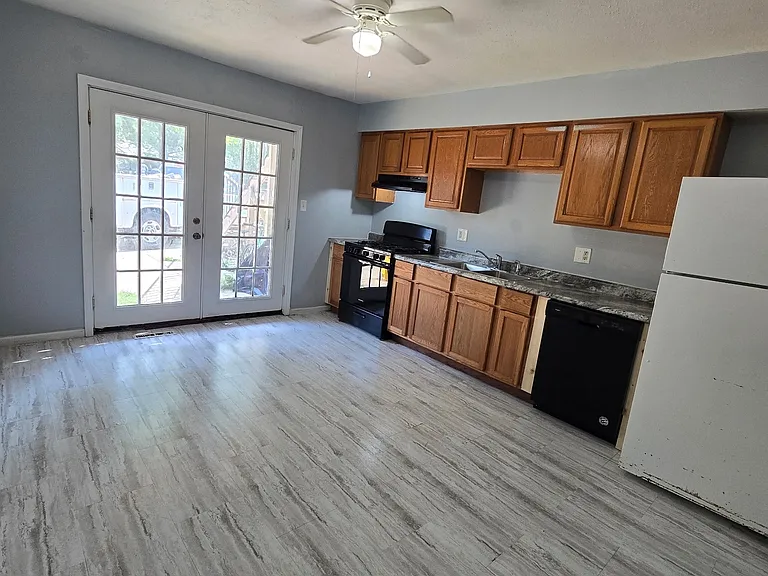 2200 Saratoga Dr #1 — Photo 3