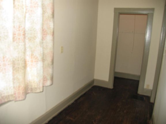 4th image of 2745 Norwood Ave #1