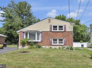 935 Lawnton Ter, Glenolden, PA 19036