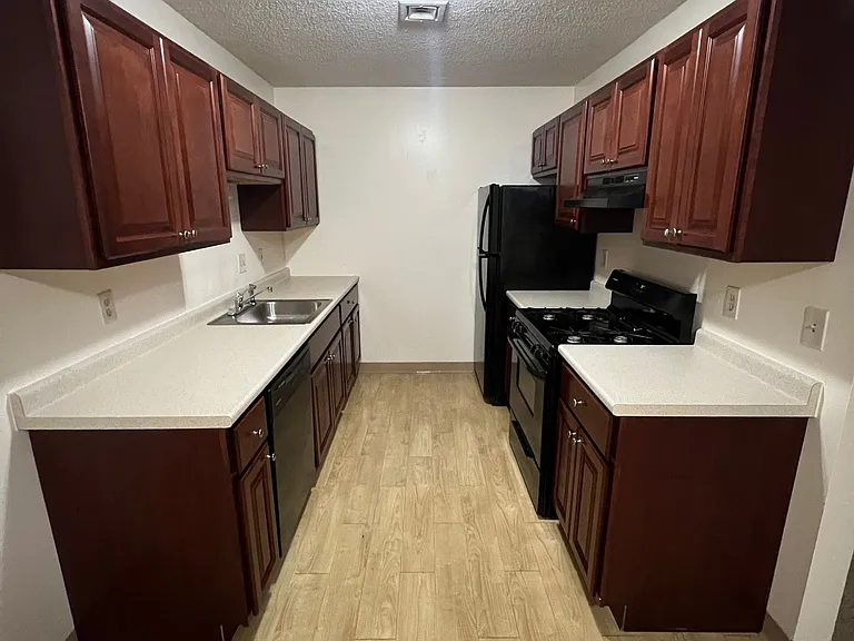Webster Commons — Photo 12