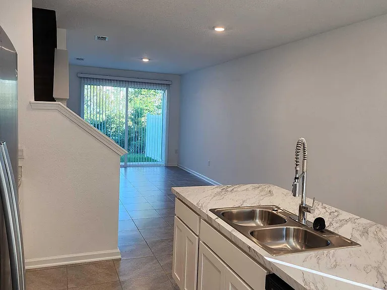 8409 Zenith Cir — Photo 3