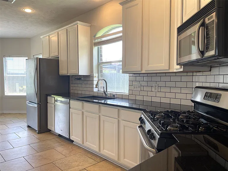 6411 Virginia Fields Dr — Photo 13