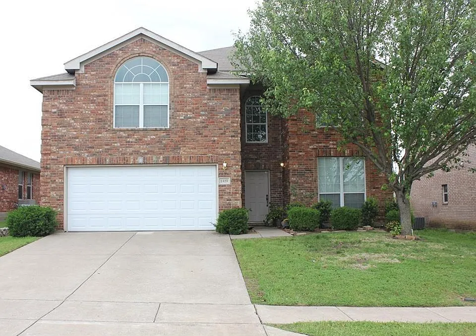 2425 Collier Dr