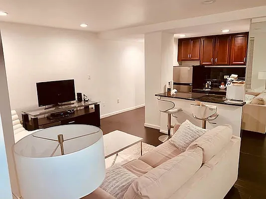 Rented by Oxford Property Group | media 10