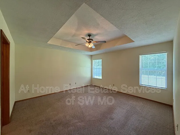 4215 W Madison St — Photo 4