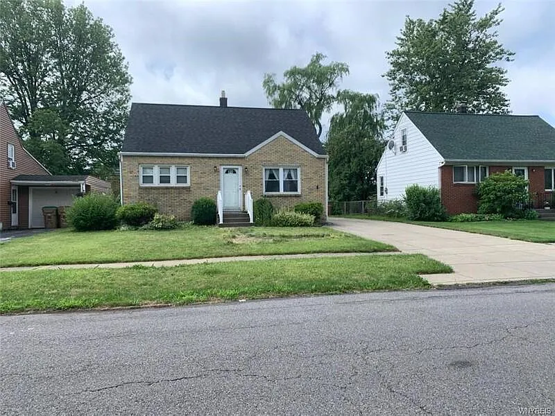 3 bed, 1.0 bath, 1500 sqft, $1,800 — Photo 1
