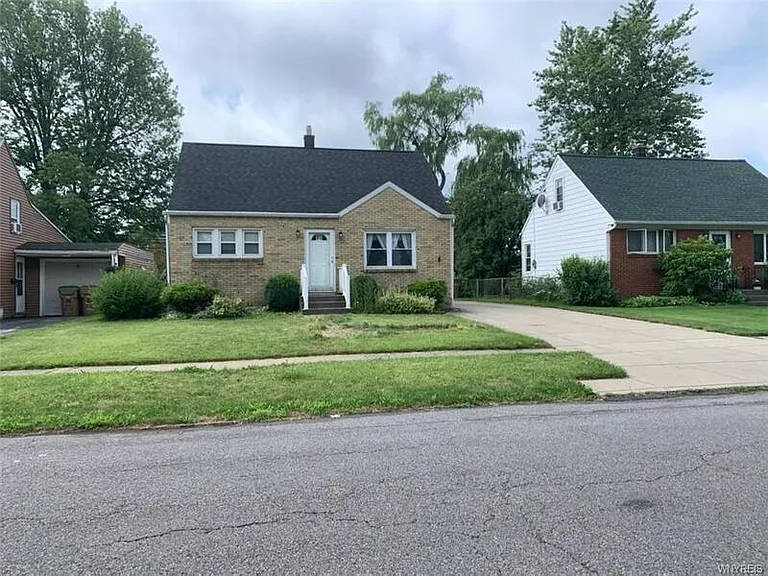 95 Southgate Rd — Photo 1