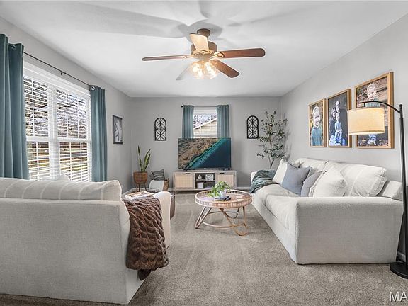5th image of 105 Linda Dr