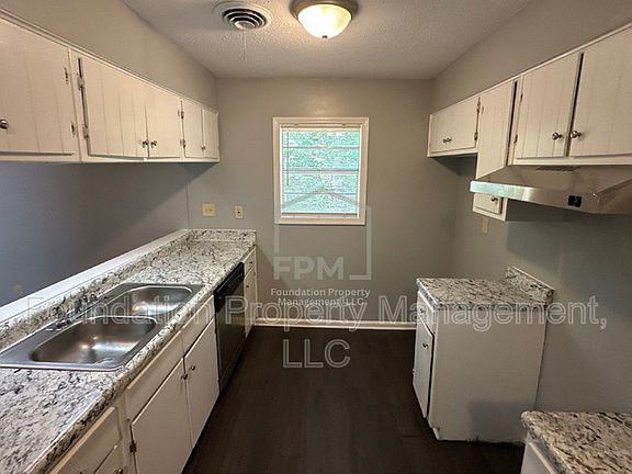 4th image of 4023 Haliburton St