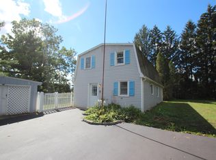 915 Parma Center Rd #B, Hilton, NY 14468