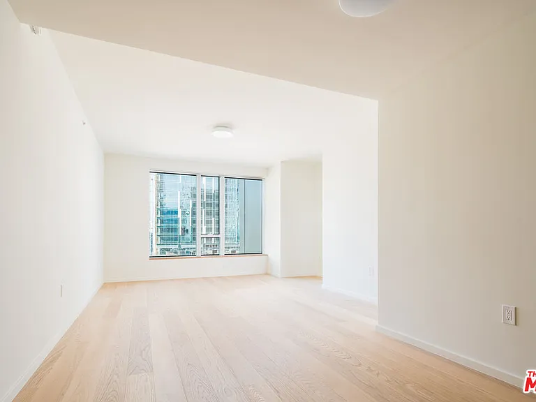 889 Francisco St #1511 — Photo 3