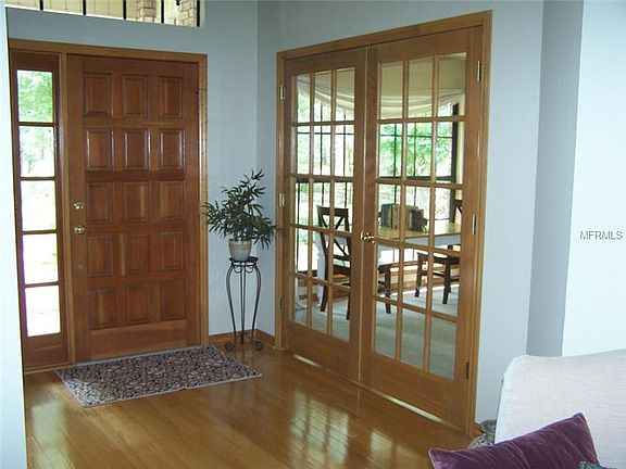 3rd image of 2209 Oak Hill Dr