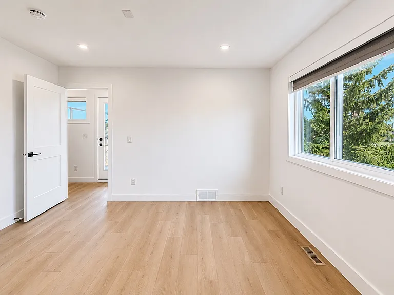 515 17th Ave NW #3 — Photo 17
