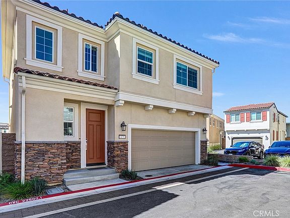 2nd image of 475 Meyer Pl
