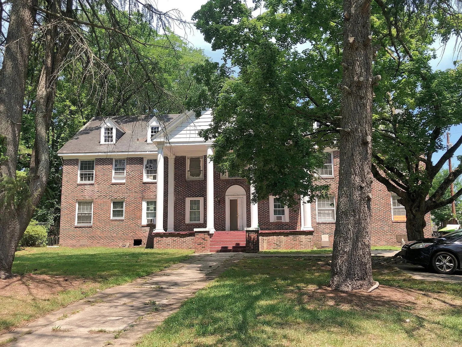 1004 W Main St — Photo 3