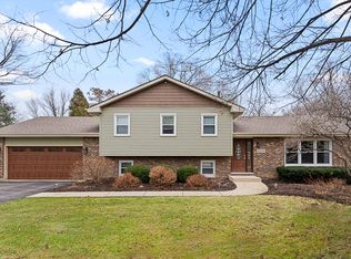 6N299 Brierwood Dr, Saint Charles, IL 60175