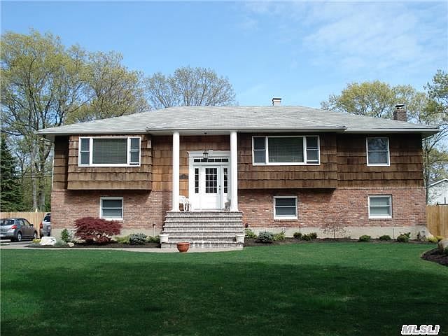 1st image of 4 Wedgewood Ln