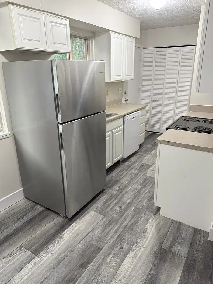 1244 Lilac Ave — Photo 3