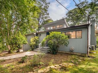 92 Squiretown Rd, Hampton Bays, NY 11946