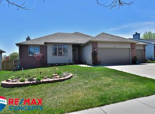 7867 Red Oak Rd, Lincoln, NE 68516