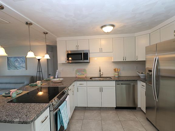 Tons of cabinetry 