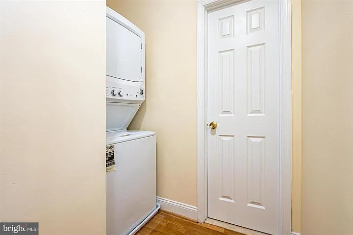 1439 G St NE — Photo 16