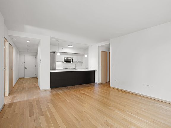 3rd image of 311 E 11th St APT 2E