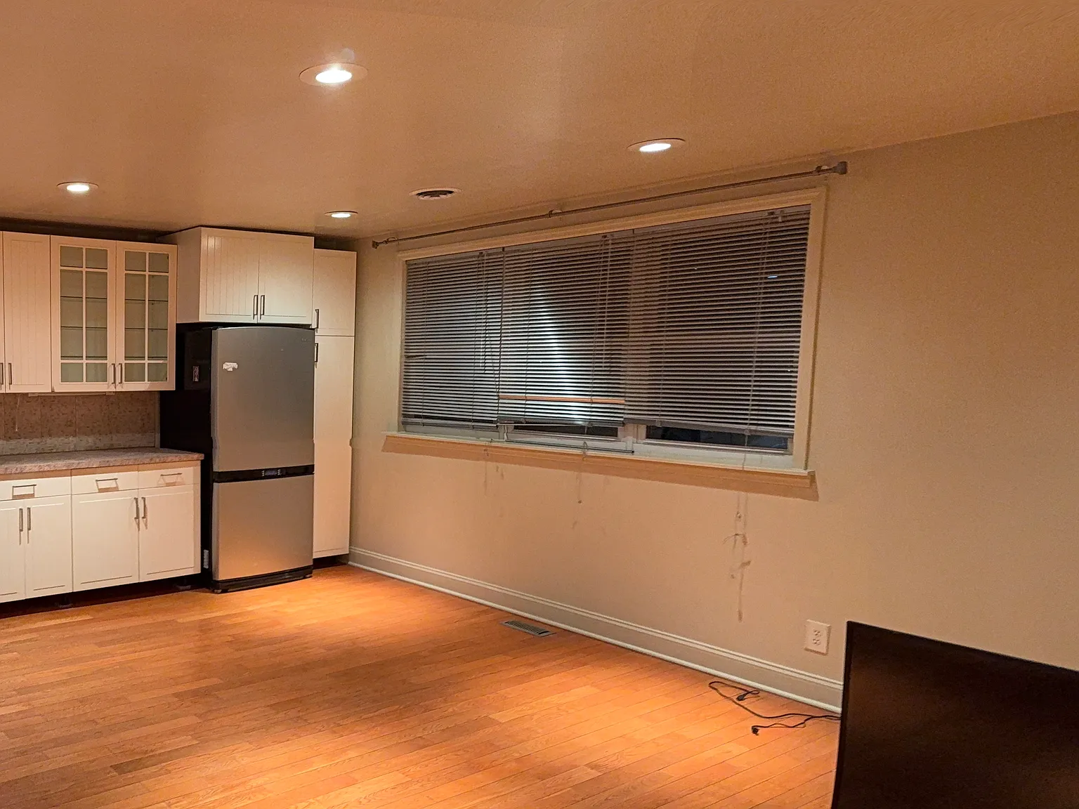 3 bed, 1200 sqft, $2,200 — Photo 2